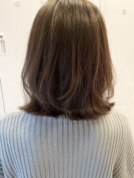 ナンバー ジェミカ 札幌(N° jemica) 濡れ髪　切りっぱなし　くすみピンク　セミウェットウェーブ