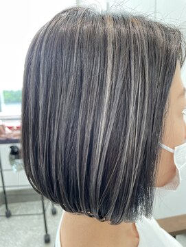 フィニティー 辻堂(finity) 脱白髪染めハイライト大人ボブ透明感グレージュ　ブルージュ