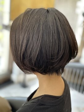 カーサ バイ ハミュウ たまプラーザ(CASA by Humium) 20代30代40代大人可愛いひし形前下がりボブ