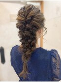 編みおろしヘアアレンジ