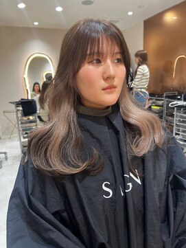 サイン 渋谷(SIGN) レイヤーカットインナーカラーイヤリングカラー色落ち綺麗表参道