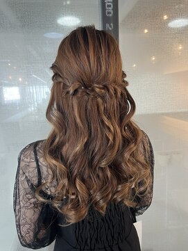 グロウ(GLOW) ハーフアップアレンジ