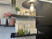 美容室 セカンドエフの雰囲気(店販のシャンプー&トリートメント、スタイリング剤等も好評♪)