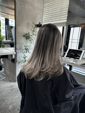 アポロ 横浜駅店(apollo) レイヤーボブハイライトブリーチレイヤーハイトーングレージュ