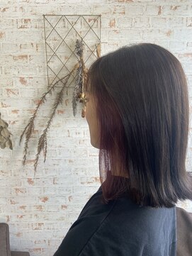 アカイトビラ ヘアケアサロン(AKAI TOBIRA Hair Care Salon) 外ハネ×インナー×ピンク