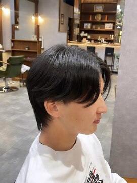 タオ(tao) 襟足長めセンターパート