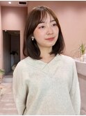 小顔ミディアムレイヤーチェリーレッドバーガンディボブ