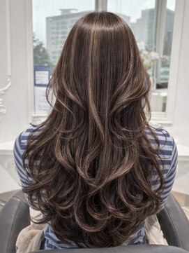 エアー 青山(AIR) レイヤーカット/ハイライトカラー