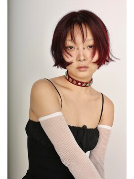 ビファインクーアヴェダ(Be fine coo AVEDA) ボルドー赤髪レイヤーボブ　ミニボブ前髪あり/