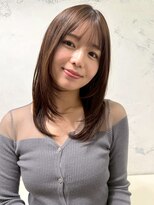 スペックホルダーミミ(Spec Holder mimi)&nbsp;暗めカラー透け感レイヤーミディ×ナチュラルブラウン