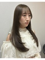 フリッカ(Flicka)&nbsp;レイヤーカットと透明感あるオリーブベージュ
