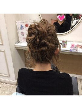 ビューティサロン東京堂 (中洲)おだんご