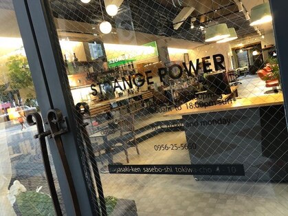 ストレンジパワー(Strange Power)の写真