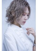 ホワイトシルバーベージュ/ブリーチデザイン