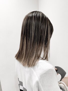 メーヴェ(Mowen) ハイライトxセミロングxグレージュ