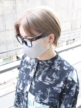 シィーム(cime) ホワイトベージュカラー