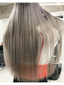 フロクシノーシナイヒリパイリフィケーション(Floccinaucinihilipilification) ホワイトベージュ