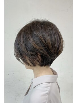 キュー(CUE) シックショートボブ