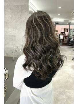 リア 大阪梅田(Ria) ～ハイライトカラー～【Ria 大阪 梅田】