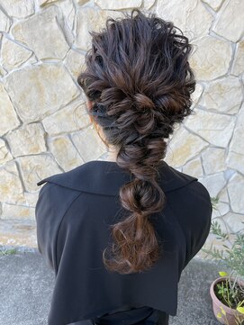 ヘアメイク ヴァロ(Hair Make VaLo) 編みおろしアレンジ