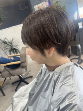 エモ(emo) 丸みショート