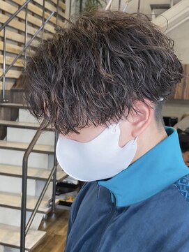 クロト 福岡本店(KUROT) センターパート縦落ちパーマ