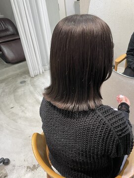 リュンヌ(Lune) グレージュカラー×切りっぱなしボブ