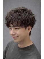 キラヴィ 三宮(KIRAVI)&nbsp;フェザーショートコンマバングバズカットメンズフェードカット