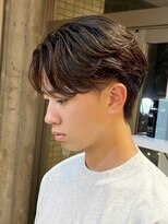 ベモ(NVEMO)&nbsp;メンズニュアンスパーマフェザーパーマセンターパート