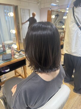 ネオリーブ チロル 横浜西口店(Neolive CiroL.) 大人可愛い上品切りっぱなしボブレイヤー【横浜】
