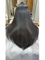 ベース(Bass)&nbsp;メテオストレート×ロングレイヤーカットの王道スタイル