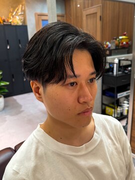 トラスト ザ バーバー 東京駅日本橋店(TRUST the Barber) センターパート/ナチュラルヘア/メンズヘア