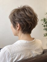 aptas 青山/表参道 白髪染め/白髪ぼかしハイライト/ボリュームアップエクステ&nbsp;表参道/青山/毛先が揺れるやわらかショート