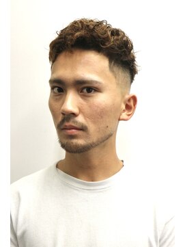 フランクスバーバー アンド ビアークラブ(FRANK'S BARBER and BEER CLUB) 七三オールバックツイストパーマコンマヘアかき上げヘアテクノR