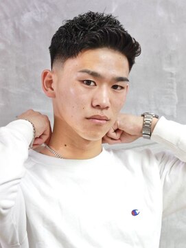 にもう ソフトアイロンパーマ　スキンフェード　4