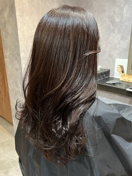 ラクール(la cour) カフェアッシュブラウン×うるつやセミロング