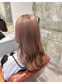 ピンクベージュ