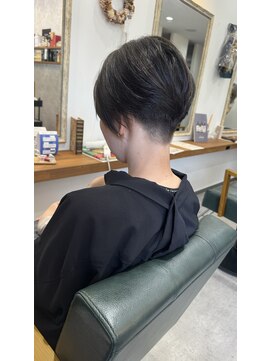 チル(Chill...) オシャレ刈り上げショート