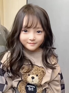 ティア(Tia.) （シースルーバング/レイヤーカット/キッズカット/前髪）