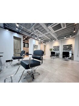 【錦糸町駅徒歩1分30秒】ステンレスとwoodの融合空間。周りを気にせずゆっくり過ごせるお洒落サロン♪