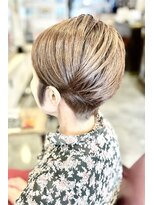 サーティエイト(38) えりあし美人丸みくびれショート ロイヤルグレージュ