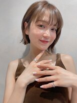 美髪ホワイトグレージュチェリーブラウンイメチェン外ハネボブaa