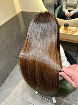 セントラル 三宮店(central) 【神戸三宮】潤いと艶を極めたプレミアム美髪ケア髪質改善
