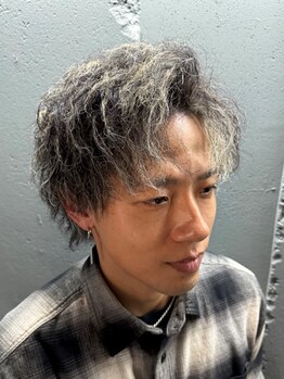 リベラル 天神(LIBERAL)の写真/ハイキャリアの技術とセンスでツイスパ/波巻きパーマはお任せ!パーマstyleで毎朝のセットが楽に!