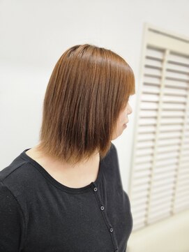 ネクサス NEXUS ツヤとまとまりのある大人ブラウンのパツンとボブ