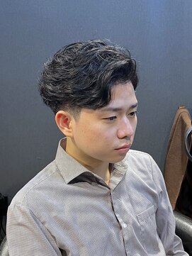 ビーダンディー(Bee dandy) ビジネスツーブロックショート フェザーパーマ かきあげバング