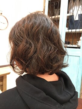 パース(PARS) お手入れ簡単しっかりウェーブのパーマ