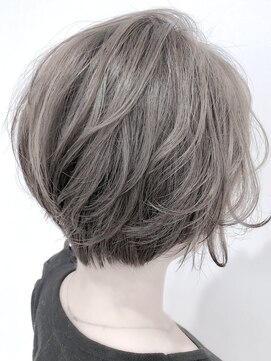 ラ ブレス 大阪梅田(LaBless) 透け感抜群☆ホワイティアッシュショート