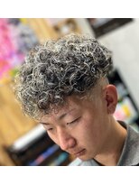ピシャッとニ代目銀二郎 カーリーパーマ【広島/理容室/古民家バーバー二代目銀二郎】