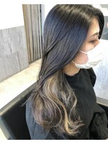 アトリエ(Atelier) ブリーチ1回のホワイトグレージュ